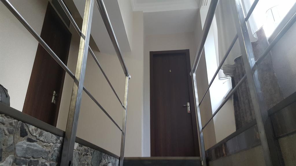 Nino'S Hotel On Tsamebuli Tbilissi Extérieur photo