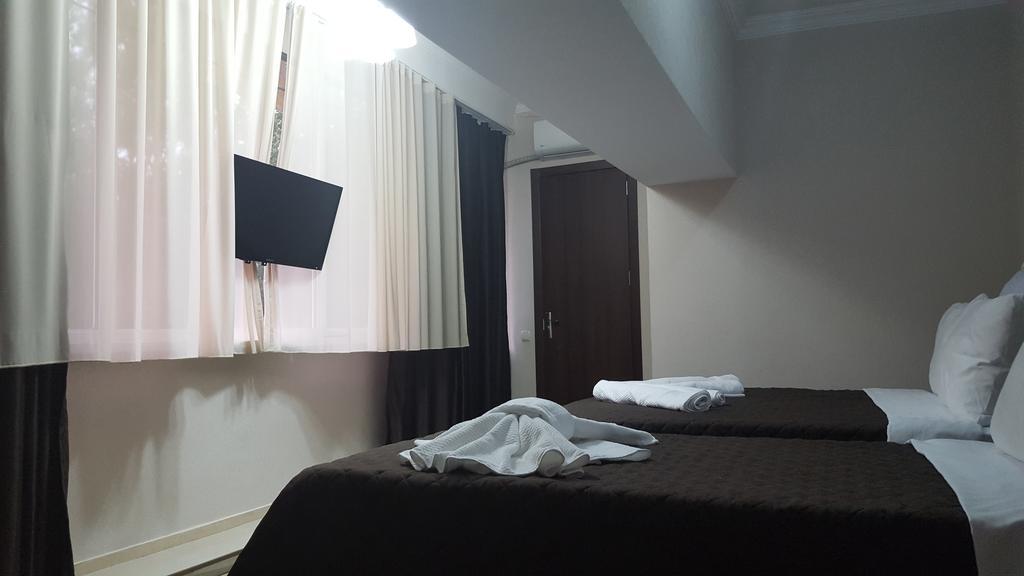 Nino'S Hotel On Tsamebuli Tbilissi Extérieur photo