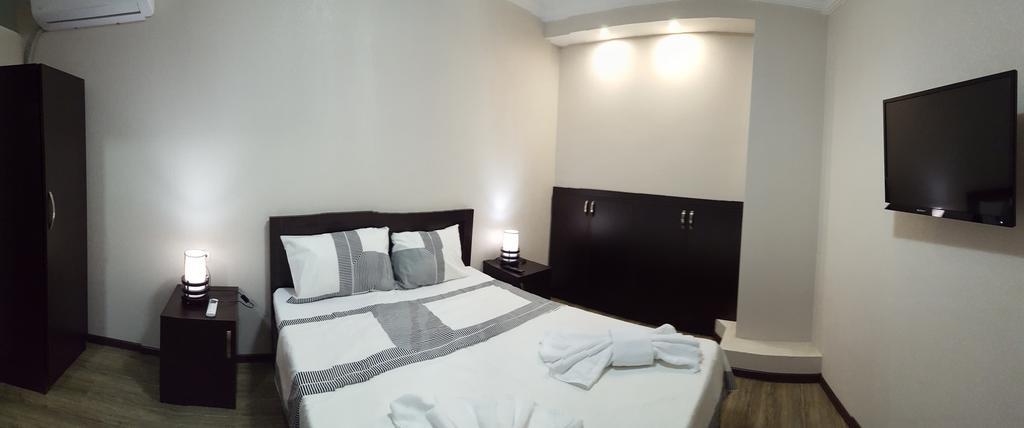 Nino'S Hotel On Tsamebuli Tbilissi Extérieur photo