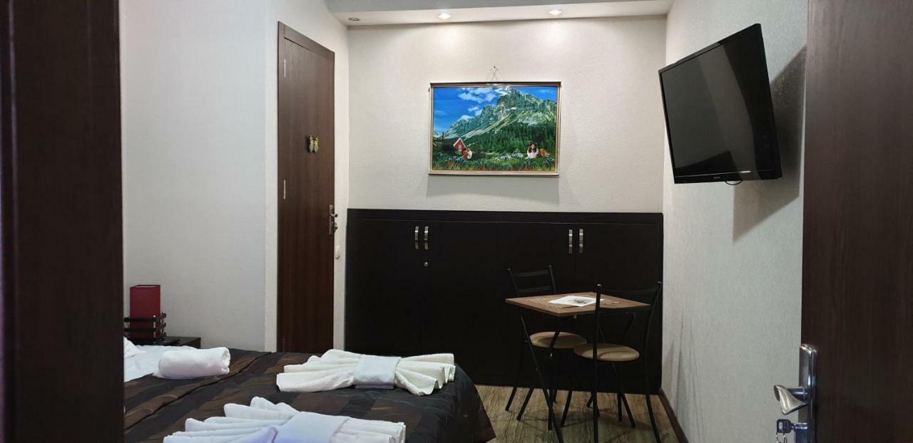 Nino'S Hotel On Tsamebuli Tbilissi Extérieur photo
